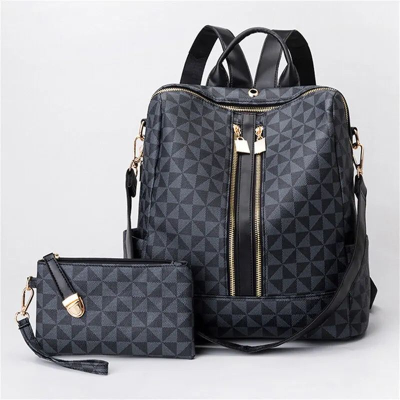 Bolsa Mochila Feminina Com Detalhes Geométricos -  - bolsa couro, bolsa couro feminina, bolsa couro preta, bolsa de couro, bolsa de couro feminina, bolsa de couro legítimo, bolsa em couro, bolsa feminina couro, bolsas femininas de couro, bolsas femininas de couro em promoção