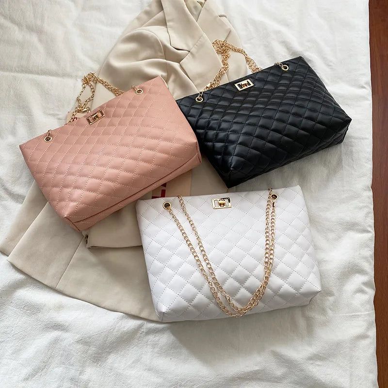 Bolsa Tote De Couro Feminina -  - bolsa couro, bolsa couro feminina, bolsa couro preta, bolsa de couro, bolsa de couro feminina, bolsa de couro legítimo, bolsa em couro, bolsa feminina couro, bolsas femininas de couro, bolsas femininas de couro em promoção